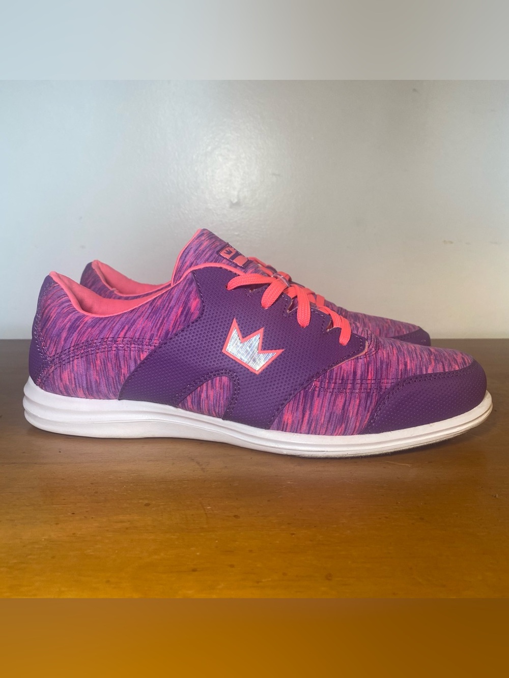 Brunswick Women's 9.5 Karma Sport Purple Pink Colorful Feminine Bowling Shoes